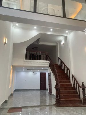 bán gấp nhà riêng 4pn, 5wc, 48m2 tại vương thừa vũ, khương mai, thanh xuân, 15,2 tỷ, gara oto.