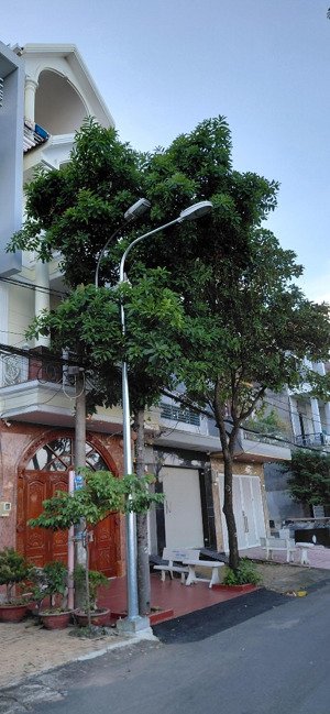 nhà đẹp đường phạm hữu lầu, phường phú mỹ ,quận 7