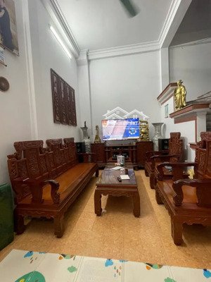 bán nhà 4 tầng diện tích 64m mặt tiền 5.9 m, ô tô đỗ cửa, giá 11.3 tỷ