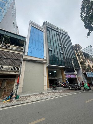 cho thuê tòa nhà nguyễn khang - cầu giấy, vỉa hè rộng,dt 100m*7 tầng,ốp kính hiện đại,giá thuê 65tr