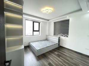 bán căn hộ 84m2 - 3 ngủ cầu giấy full nội thất, sổ đỏ chính chủ. giá 7 tỷ