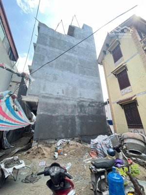 chính chủ bán căn nhà 5 tầng thang máy, diện tích từ 30 đến 35m x 5 tầng chỉ hơn 6 tỷ/1 căn.