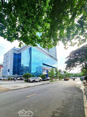 bt siêu đẹp - lạc long quân - tây hồ - mp kinh doanh -ô tôthang máy -105m x 5 tầng , giá 60 tỷ hơn