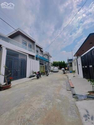 bán gấp căn nhà lầu gần ngay Văn Miếu Trấn Biên