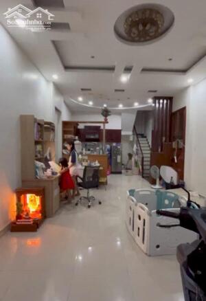 Nhà rộng, hẻm ô tô 6m, gần mặt tiền Lê Trọng Tấn, 5.4 tỷ