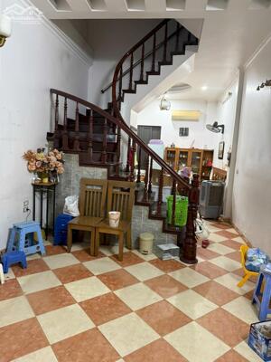 Cho thuê nhà riêng Trần Duy Hưng quận Cầu Giấy 50m x 5T, 6PN4VS giá 20TR, 20m ra phố