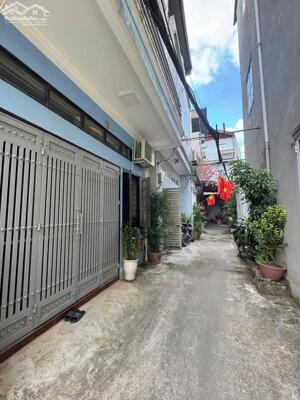 Bán nhà Võ Chí Công 30m2*5T, ngõ 3 gác phi, cách ô tô 30m, nhà đẹp ở ngay, ngõ đẹp 6.3 tỷ