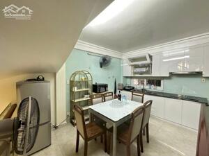 Cho thuê nguyên căn lô 22 Lê hồng phong oto đỗ cửa