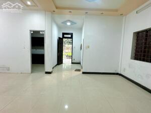 Cho thuê nhà mặt tiền Phường 5,diện tích đất 400m2