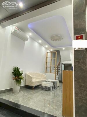 Bán nhà Kim Mã mặt ngõ thông nhà vuông vắn 2 thoáng 28m 5 tầng giá 7.8 tỷ full nội thất xịn .