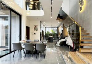 BÁN NHÀ PHỐ 100M², SHR, HOÀN CÔNG, NỘI THẤT CAO CẤP, GIÁ 2 TỶ.