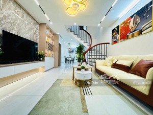 bán nhà hoàng hoa thám - vĩnh phúc - ba đình 45m2 sổ đỏ, 3 tầng, giá 8,1 tỷ