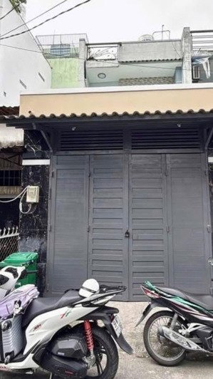 nhà mặt tiền kinh doanh giá sốc 4,3 tỷ đường 6m xe tải