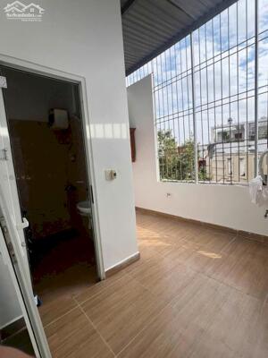 Cho thuê nhà 4 tầng ngay sát mặt đường Văn Cao