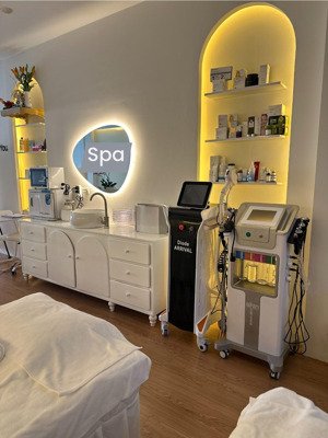 cho thuê nhà mặt phố mai hắc đế dt 50m2 x 3,5 tầng, mt 4,5 m.