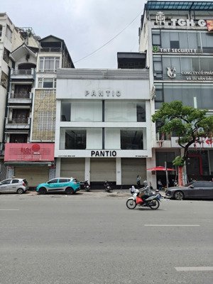 cho thuê nhà mặt phố xã đàn, đống đa, dt 200m2x4t, mt 12m, đoạn kd đẹp nhất, thông sàn, vỉa hè rộng