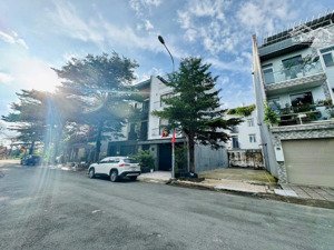 bán nhanh trục chính 14m view công viên 6x24m giá 68 tr/m