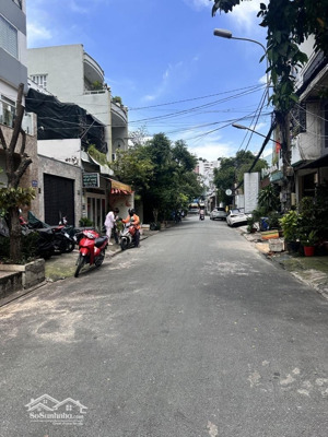 bán nhà tân bình cạnh sân bay, 73 m2 2 tầng chỉ 6 tỷ xíu . 1 căn ra mặt tiền .