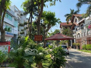 bán nhà 1t2l áp mái khu biệt thự công viên 42/ nguyễn minh hoàng q.tb, dt: 10x 18m, giá 46 tỷ tl