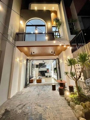 chủ ngộp bán gấp giá nào cũng chốt- nhà lầu đẹp ngay trung tâm biên hoà hướng đi kdlbửu long