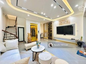 nhà mới xuân đỉnh 40m -6 tầng thang máy , lô góc 3 thoáng , ngõ rộng sát phố,ở ngay giá 9 tỷ nhỉnh