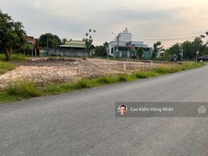 bán đất tại đường 572 xã trung lập hạ củ chi diện tích 98m2 thổ cư. giá bán 1 tỷ 350 triệu có bớt