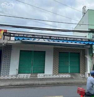 CHO THUÊ NHÀ MẶT TIỀN NGANG 10M BỜ HỒ BÚNG XÁNG GẦN TRƯỜNG ĐẠI HỌC CẦN THƠ