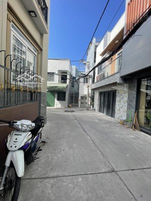 chỉ 8 tỷ - nhà quận 7 hẻm xe hơi - lô góc 2 mặt tiền - 4 tầng có thang máy - full nội thất