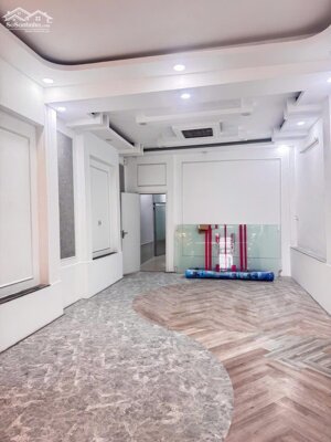 CHO THUÊ NHÀ MẶT TIỀN ĐƯỜNG NGUYỄN HIỀN GẦN BẾN XE 91B GIÁ 18 TRIỆU