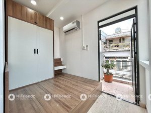 căn 1 phòng ngủ tách bếp ban công riêng, full nội thất ngay sân bay siêu đẹp