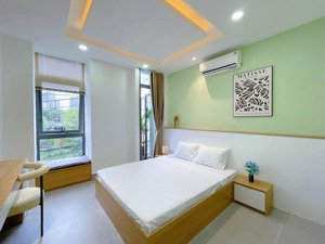 phòng bình thạnh đủ nội thất cửa sổ thoáng mát , sạch mới