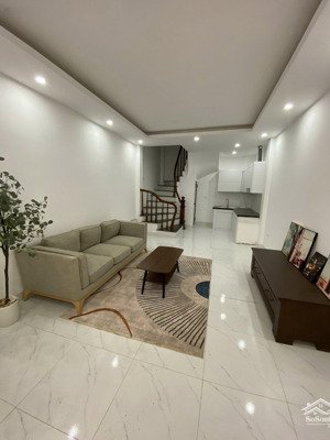 chính chủ gửi bán nhà la phù, ô tô đỗ cổng, tiện ích ngập tràn dt 37m2 x 5 tầng x giá: 4.65 tỷ