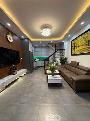 bán nhà riêng tây hồ 39m2, ô tô, ngõ thông kinh doanh, ô tô gần, full nội thất ở ngay