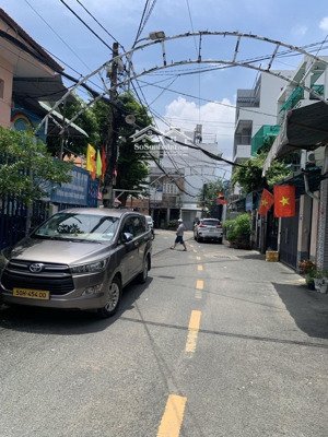 mtkd trung tâm q2 - 7 tầng - 180m2 - đường 15m - hoàn công. giá: 22.6 tỷ tl