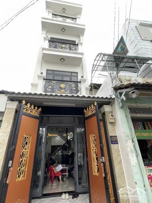 nhà 1 trệt 2 lầu - vị trí đẹp, 4 phòng ngủ, gần chợ đại hải, tiện ích đầy đủ