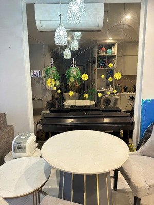 kẹt tiền bán gấp căn 2pn vinhomes grand park giá 2,7 tỷ full nội thất như hình sẵn sổ lh 