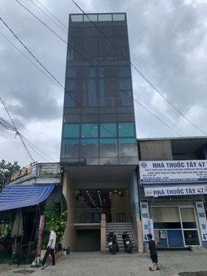 dòng tiền 600tr/năm.giảm 220tr bán toà nhà văn phòng trục đường nối vào kcn vsip1