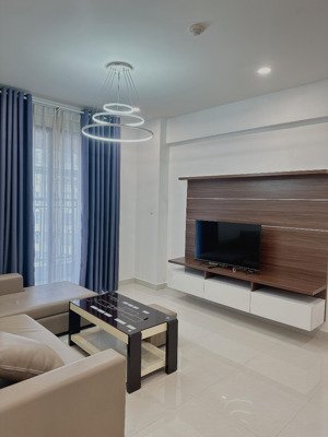 cho thuê cc 2pn, 1wc, 60m2 tại bến vân đồn, q4, hcm, giá 18 triệu vnd