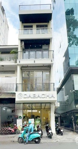 cho thuê gấp mặt tiền kinh doanh 3 lầu - ngay ngã 6 phù đổng - giá thuê chỉ có 45 triệu