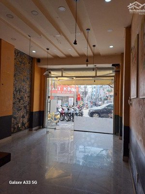 cho thuê mặt bằng kinh doanh siêu hot ngã ba bàn cờ, q10