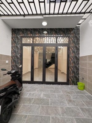 chính chủ cần bán gấp căn nhà phố 1 trệt 3 lầu tại hẻm xe hơi, vị trí đẹp, giá tốt