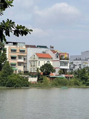 biệt thự vườn lô góc - view hồ nguyễn văn linh quận 7 - 9x18m - 19.8tỷ