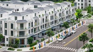 thiết kế nhà phố sân vườn chuẩn thượng lưu tại gladia