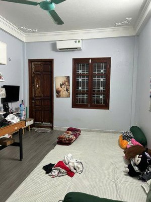 cơ hội đầu tư: bán nhà tứ liên tây hồ, 32m², gần hồ tây, ngõ thông, 1 bước ra ô tô dừng đỗ.