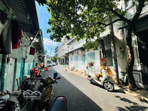 chỉ còn 1 căn duy nhất hẻm xe hơi, 3 tầng linh trung, giá cực tốt!