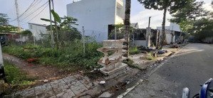 hàng ngộp cần ra nhanh lô đất 180m2 full thổ ngay trường thpt nguyễn văn sâm giá 390 triệu. lộ oto