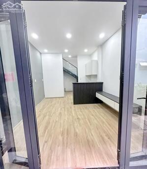 Hàng hiếm - Nhà đẹp ở liền 1 lầu hẻm 1041 Trần Xuân Soạn, Quận 7