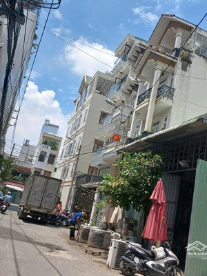 cần bán nhà hẻm 10m dương quảng hàm, p5, 5m x12m, 5 tầng, 5pn