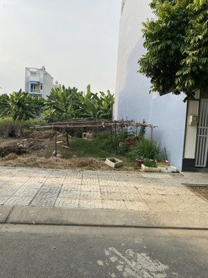 đất thổ cư ngay t.t bà tri - 100m2 - 700tr - sổ riêng - gần siêu thị điện máy xanh - lh: 