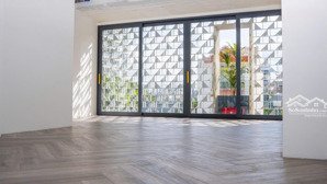 cho thuê nhà nguyên căn 4 lầu 250m2 mặt tiền nguyễn văn hưởng, lh ms ngân